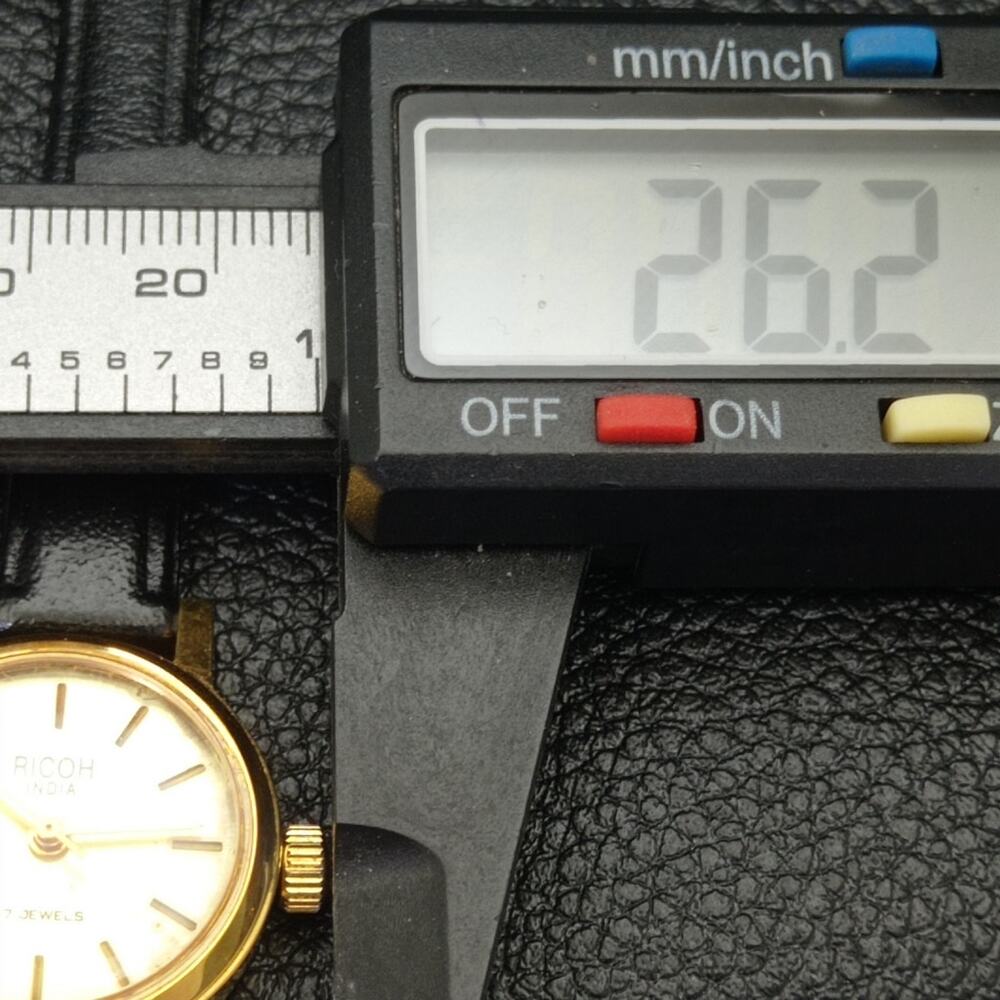 Vintage 1982 Ricoh Automatic Womans Gold Watch W/daydate & Gold accents - Picture 7 of 8